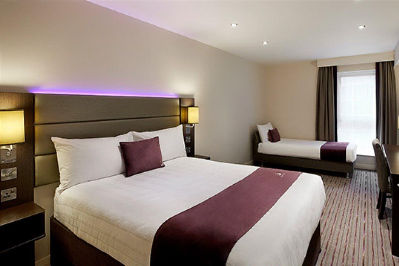 Premier Inn Liverpool Exterior photo